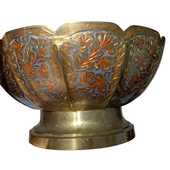 Vintage Brass pedestal Bowl Engraved Floral Design Handcrafted India - Picture 9 of 16